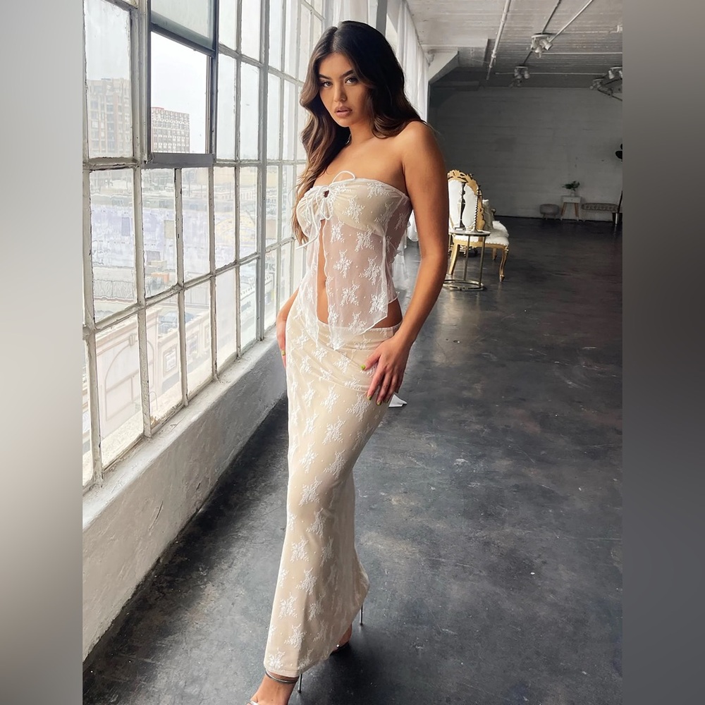 Tiger Mist Karolina Lace Maxi Skirt Set - Picture 6 of 9